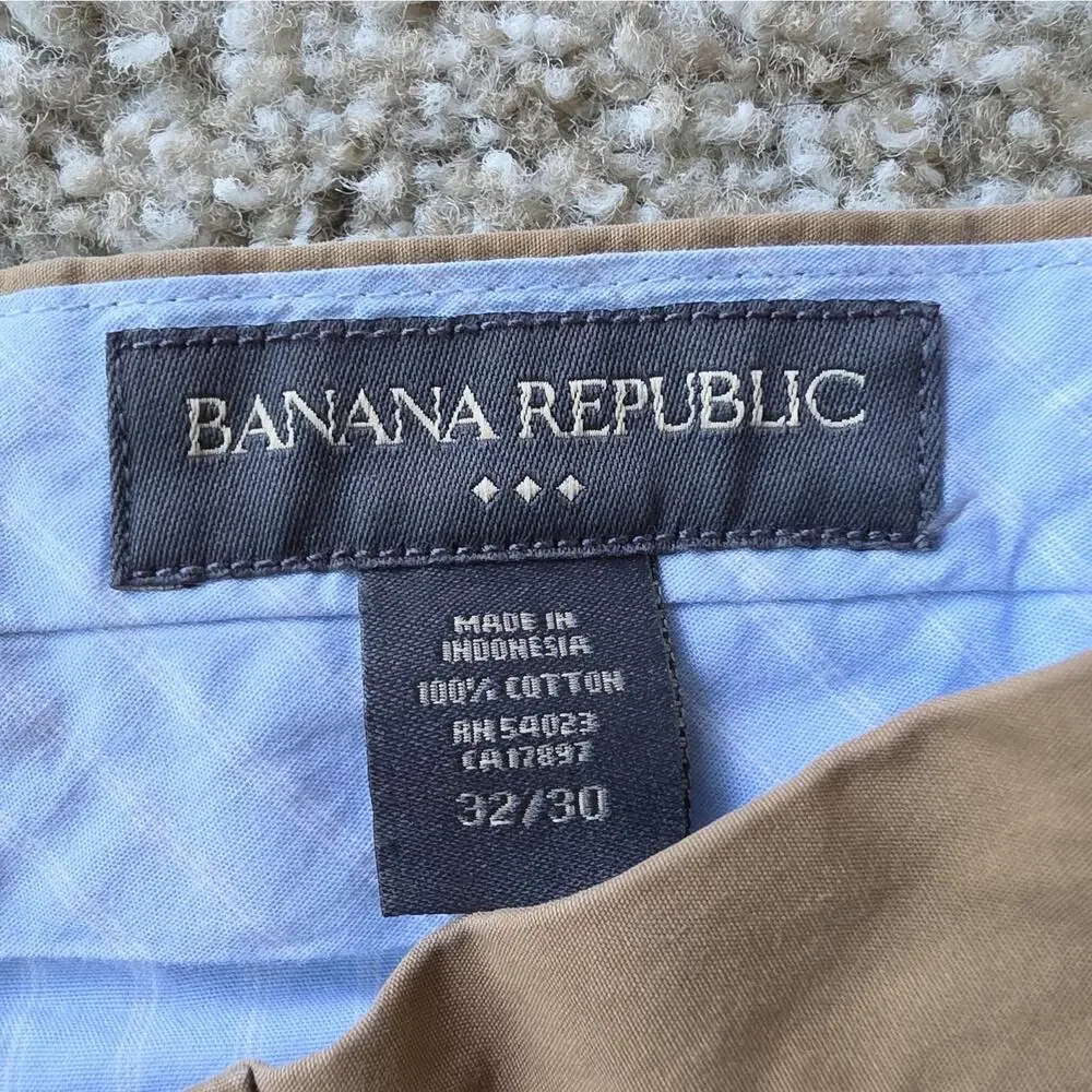 Banana Republic Beige Khaki Chino Pants - Men's Size 32 X 30 Stretch